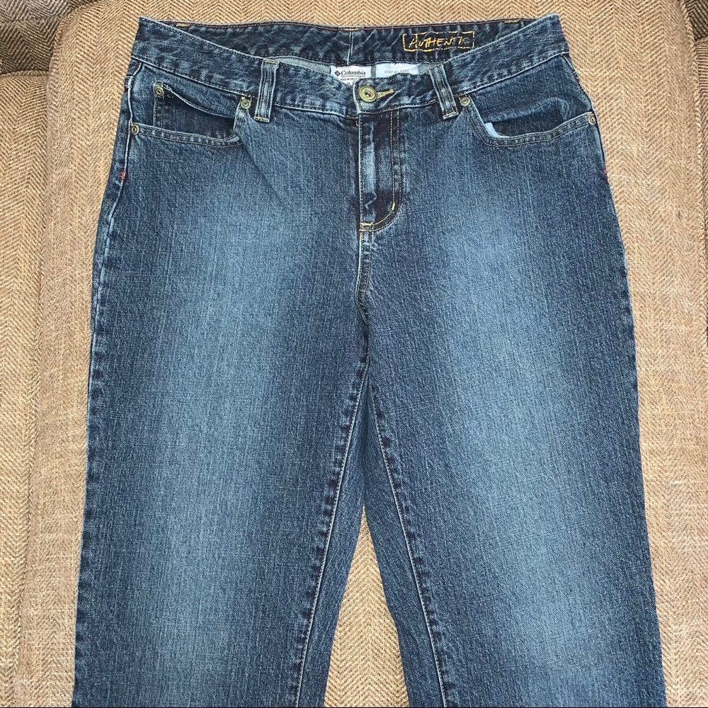 EUC Columbia Authentic Straight Leg Jeans Size 8.